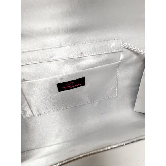 Vintage Touch of Nina Women's Metallic Magnetic Clutch Shoulder Bag Silver OS - Picture 6 of 12